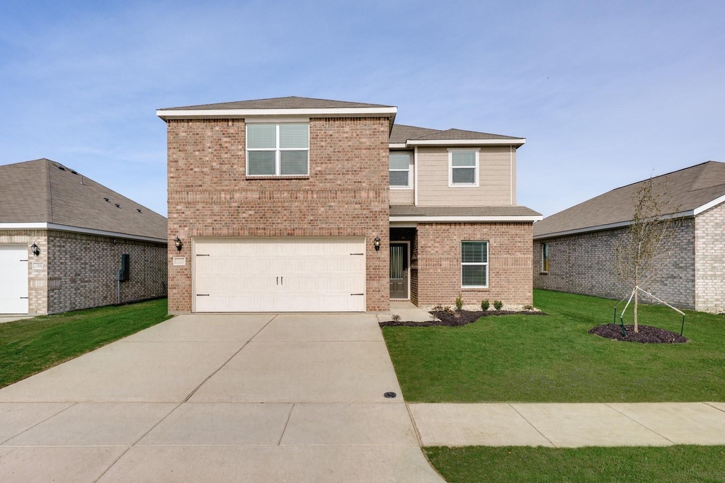 1725 Paul Drive - Photo 0