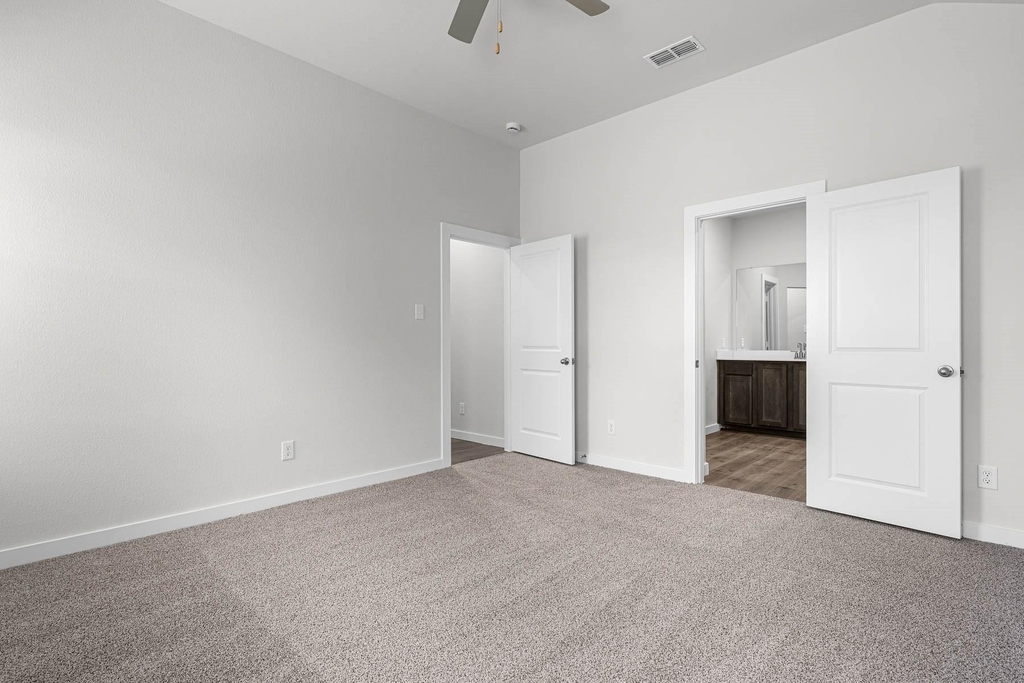1704 Paul Drive - Photo 2