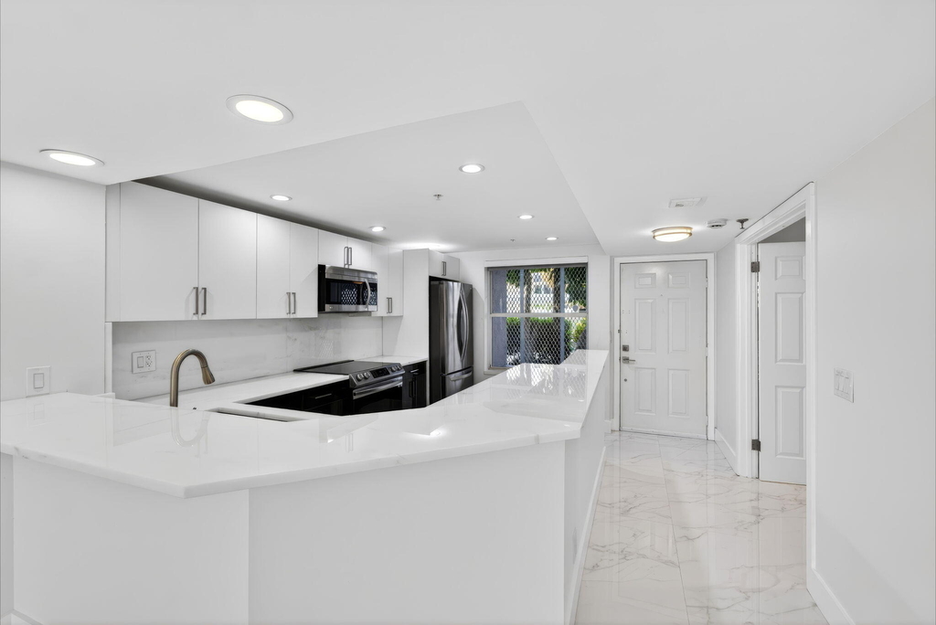 3901 S Flagler Drive - Photo 1