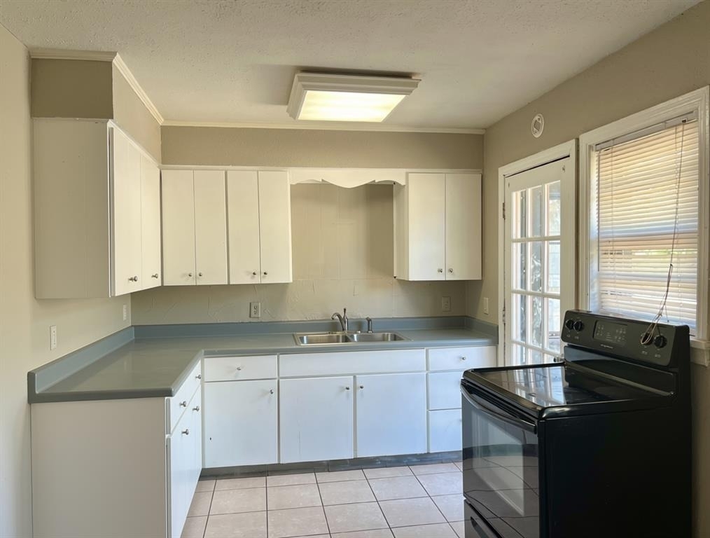 3029 W Fairfield Avenue - Photo 1