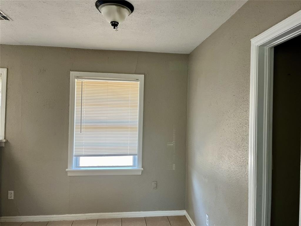 3029 W Fairfield Avenue - Photo 7
