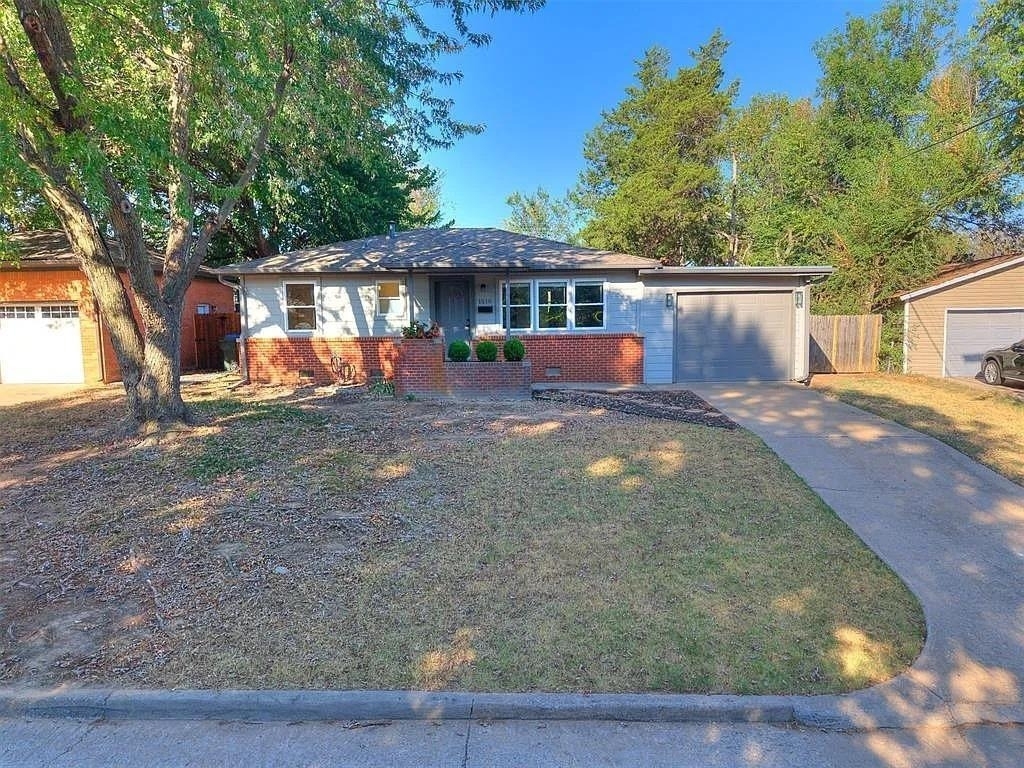 1510 Bedford Lane - Photo 0