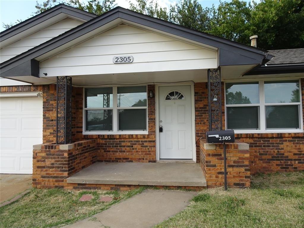 2305 Maple Drive - Photo 2
