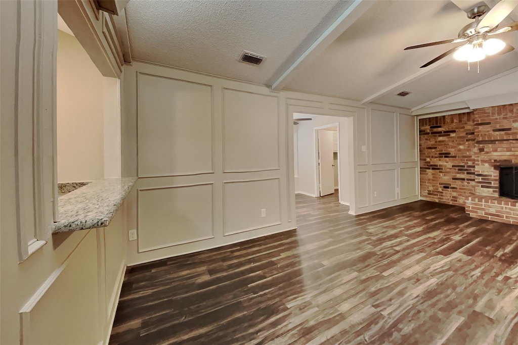 725 Maple Glen Drive - Photo 2