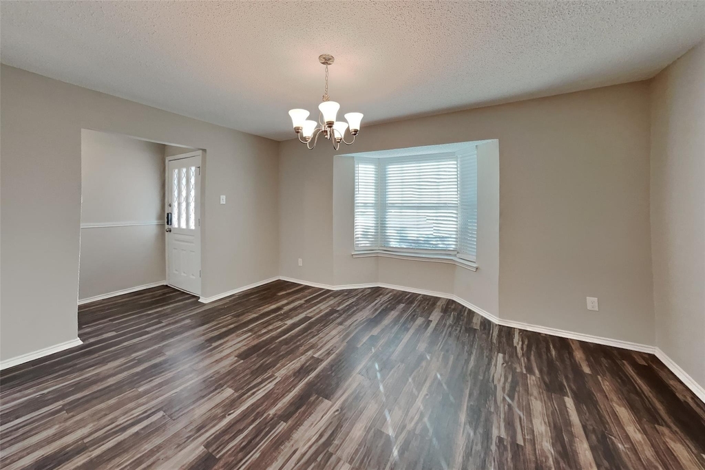 725 Maple Glen Drive - Photo 5