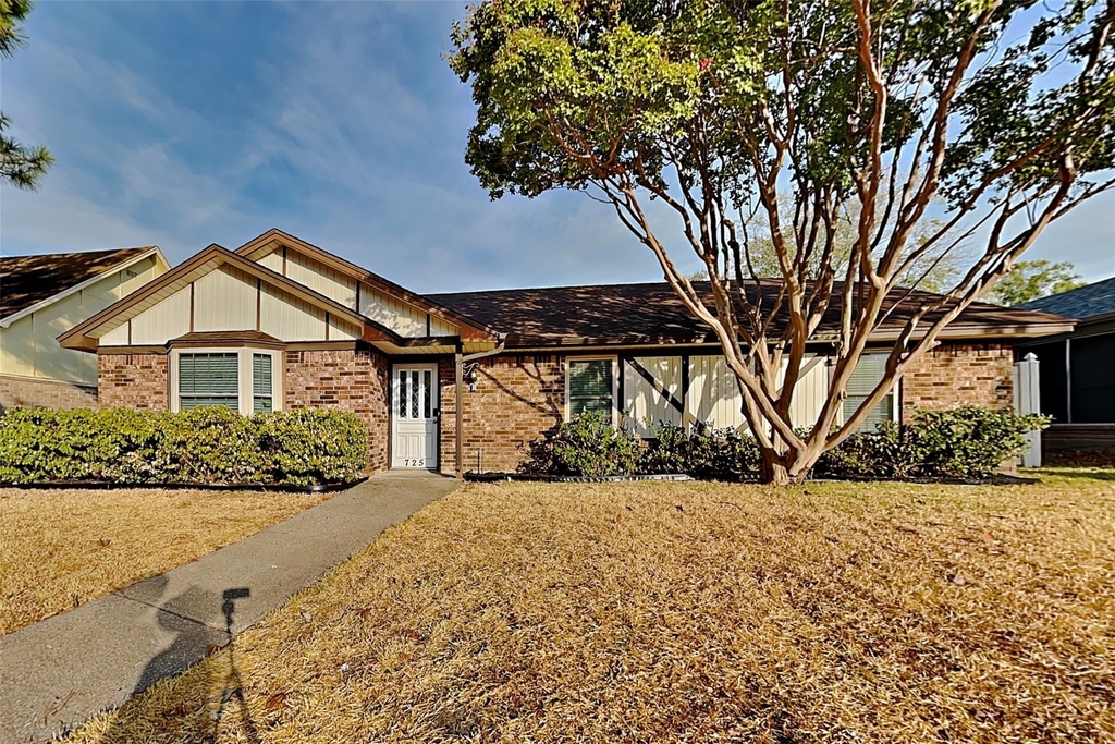 725 Maple Glen Drive - Photo 0