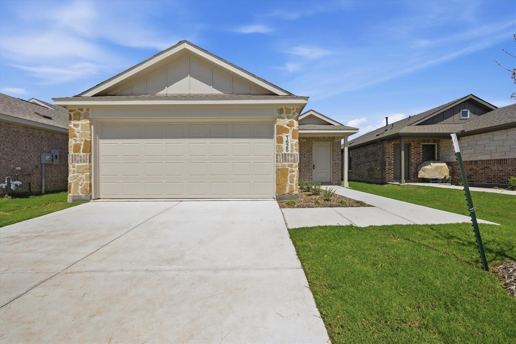 1625 Elliott Road - Photo 0