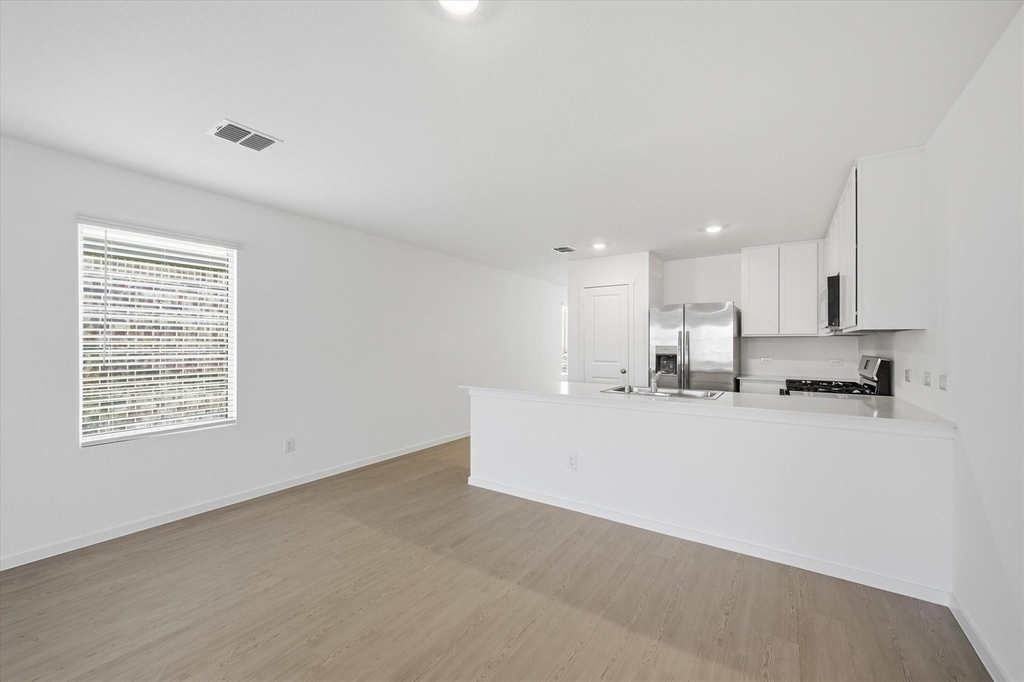 1625 Elliott Road - Photo 5