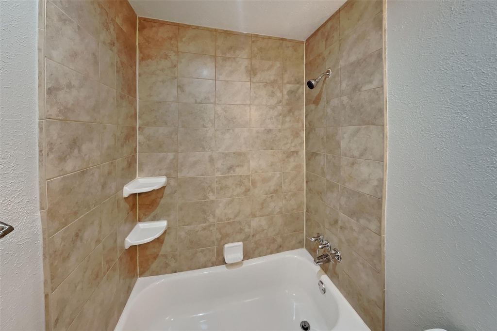3905 Branch Hollow Drive - Photo 17