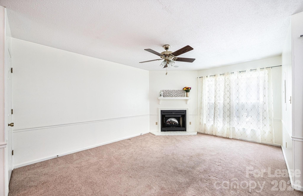 617 College Avenue Sw - Photo 3