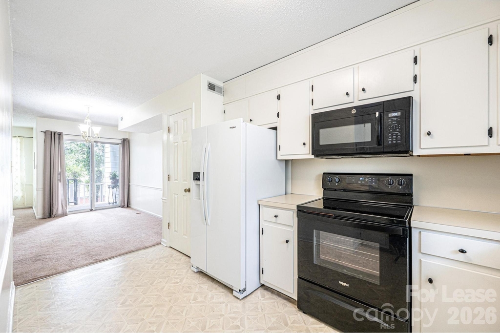 617 College Avenue Sw - Photo 9