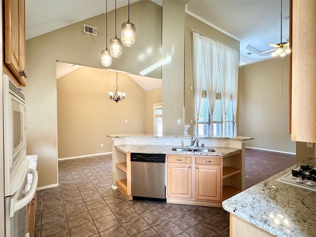 5828 Southmoor Lane - Photo 3
