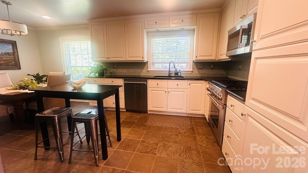 5320 Seacroft Road - Photo 4
