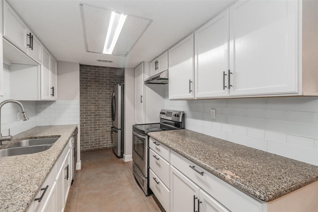 4930 Thunder Road - Photo 13