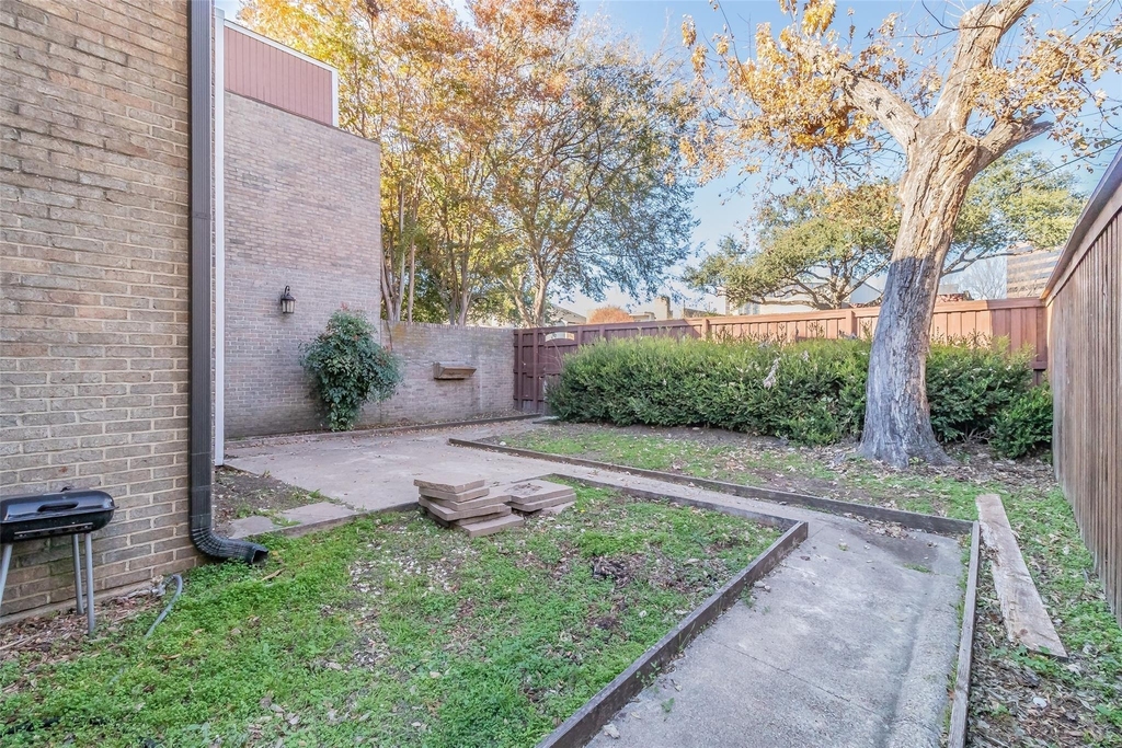 4930 Thunder Road - Photo 3