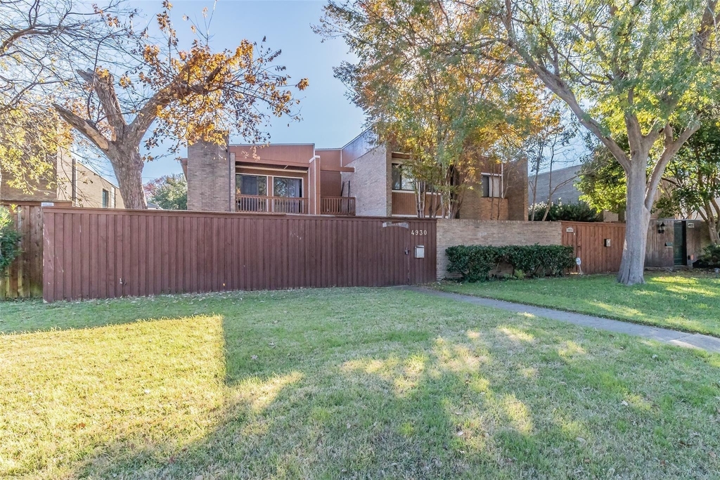 4930 Thunder Road - Photo 1