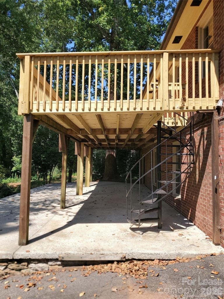 614 Carolina Avenue S - Photo 6