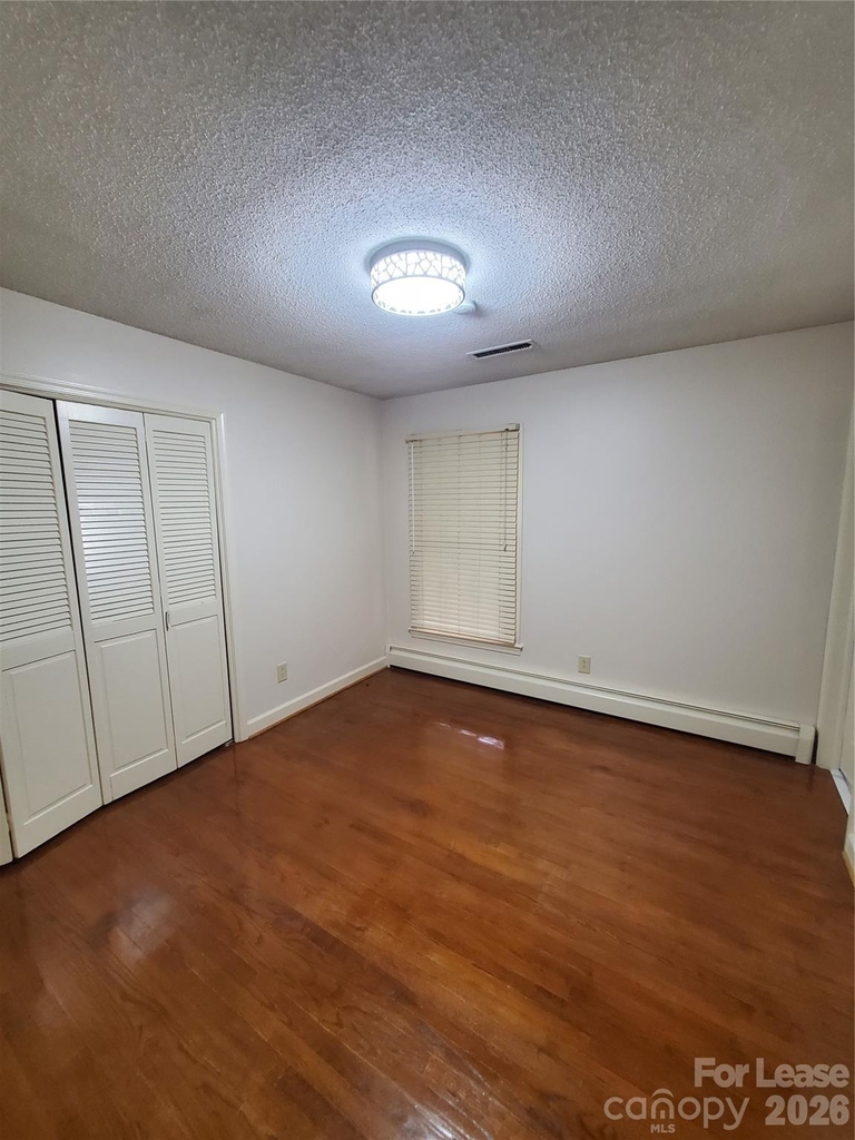 614 Carolina Avenue S - Photo 18