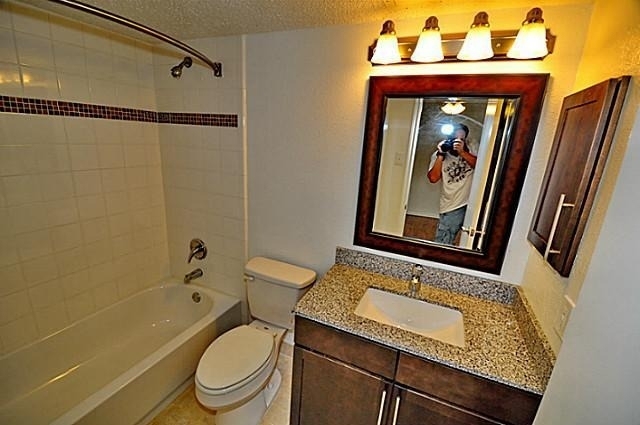 6910 Skillman Street - Photo 8