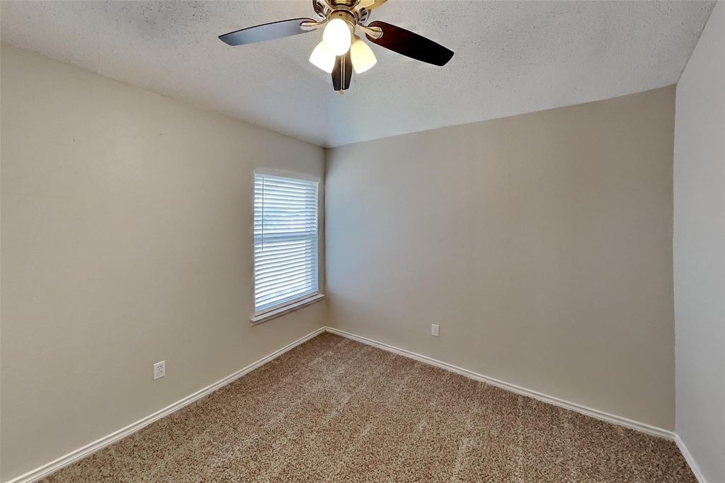 811 Rockefeller Lane - Photo 14