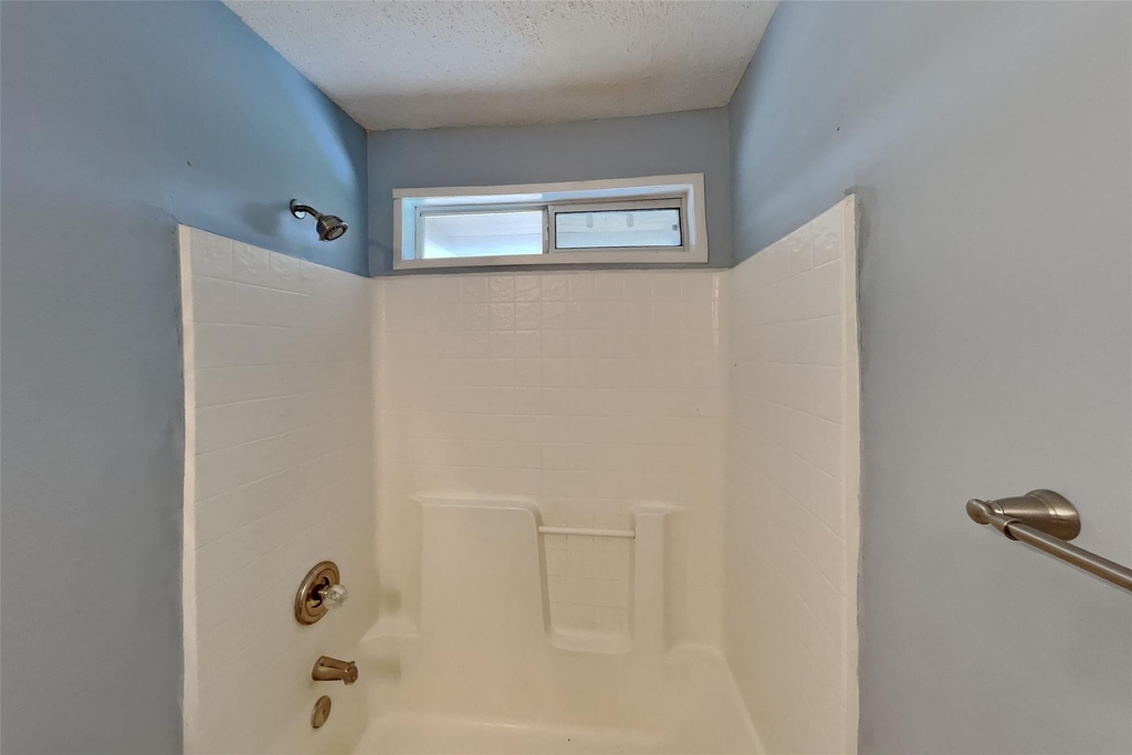 811 Rockefeller Lane - Photo 19