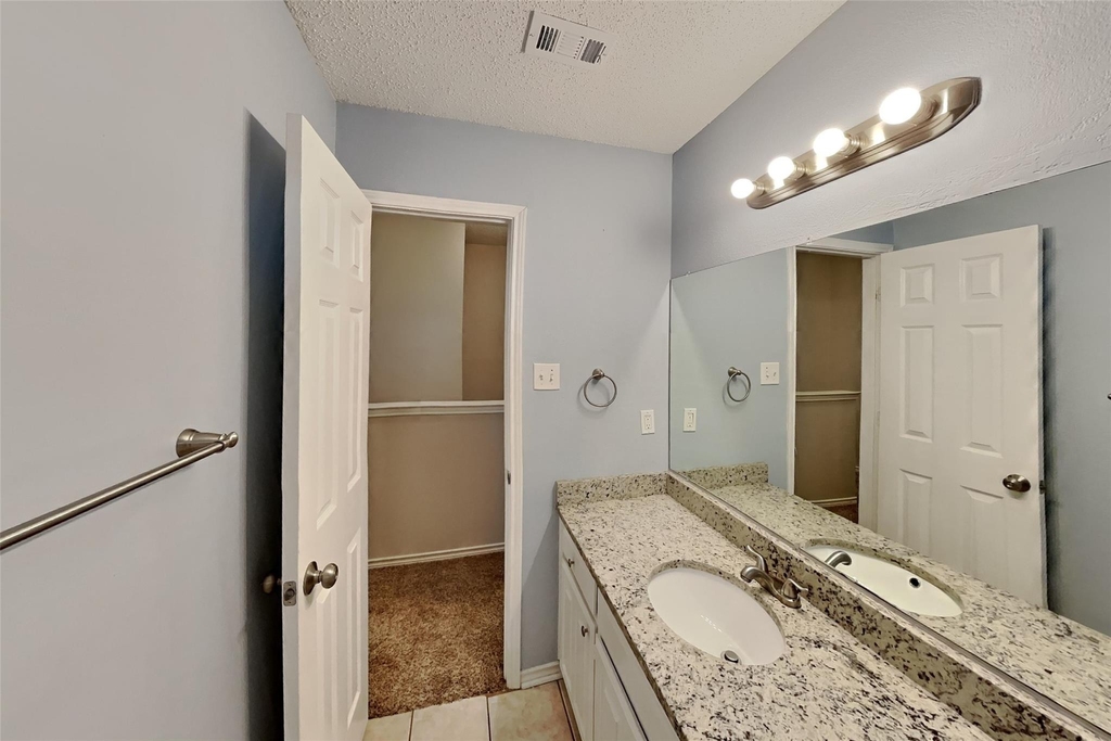 811 Rockefeller Lane - Photo 18