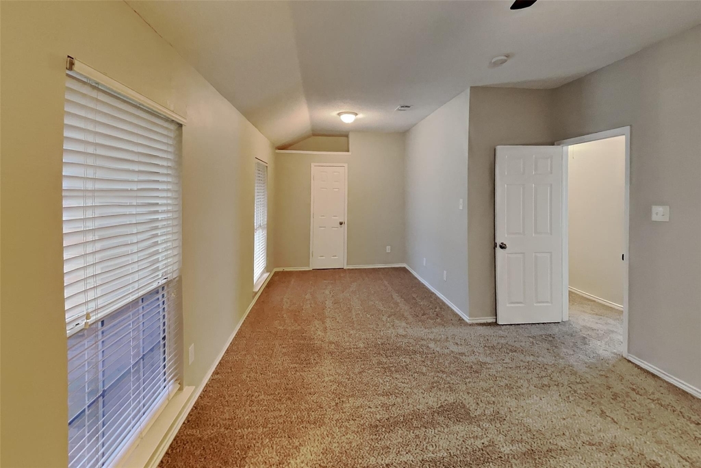 811 Rockefeller Lane - Photo 9
