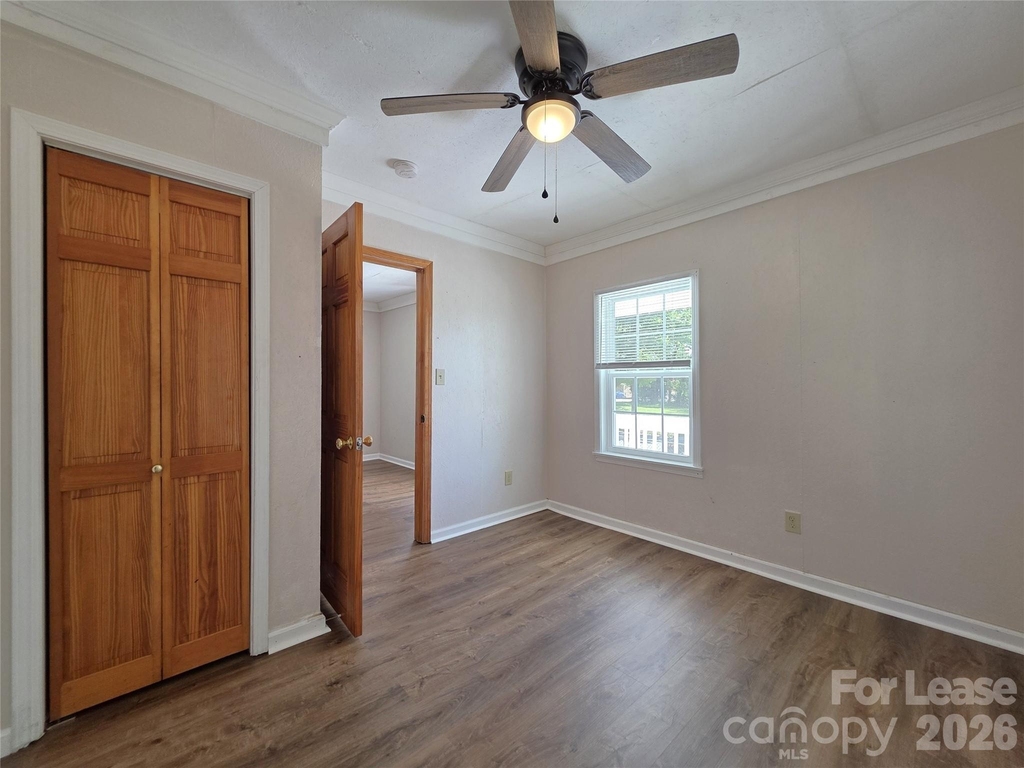 922 S Meeting Street - Photo 5