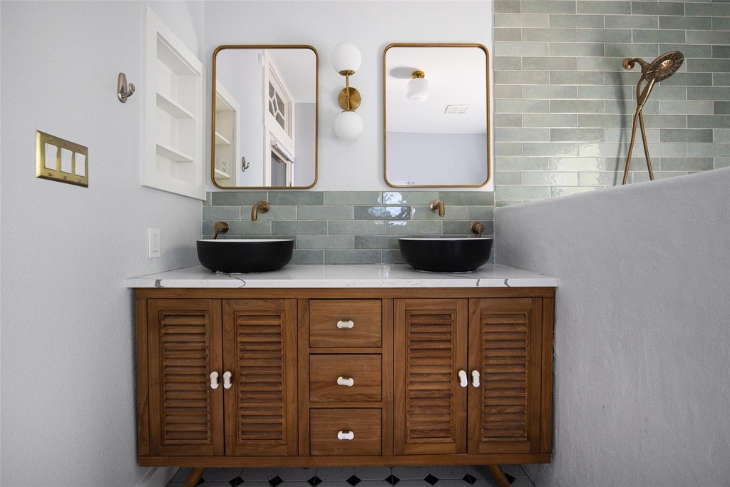 832 N Winnetka Avenue - Photo 14