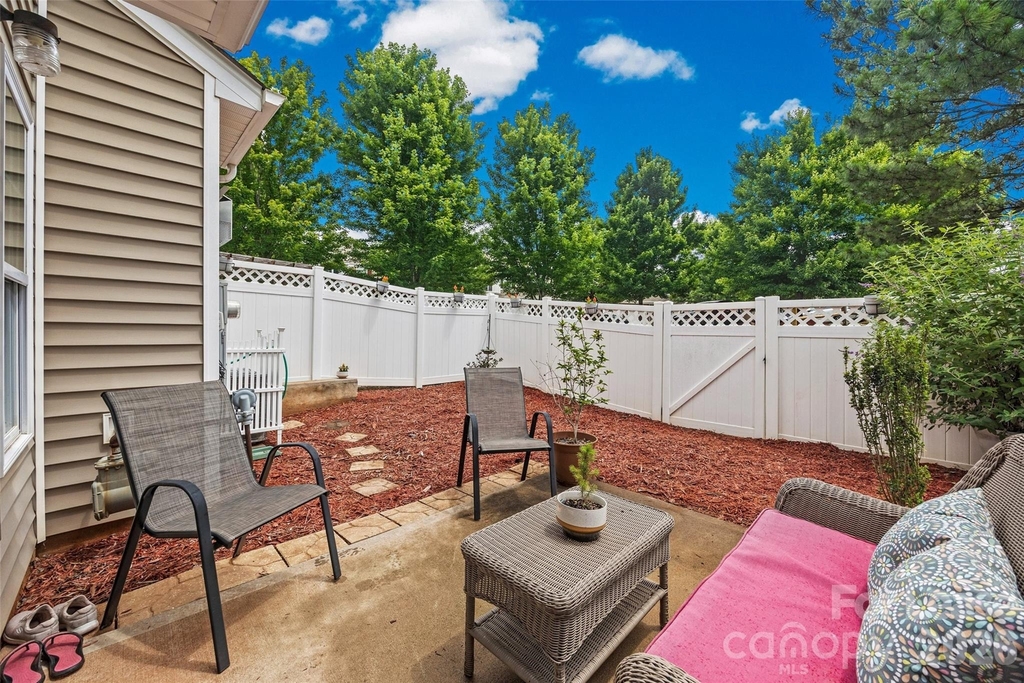 1435 Harpers Inlet Drive - Photo 30