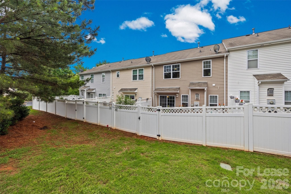 1435 Harpers Inlet Drive - Photo 33