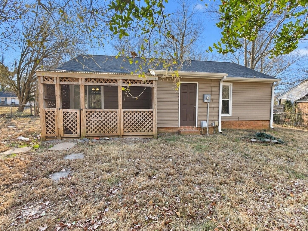 7613 Lancashire Drive - Photo 15