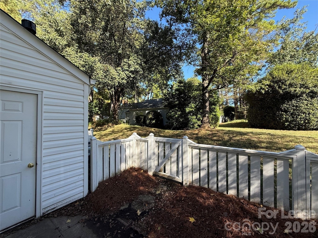 8526 Castle Pine Court - Photo 18