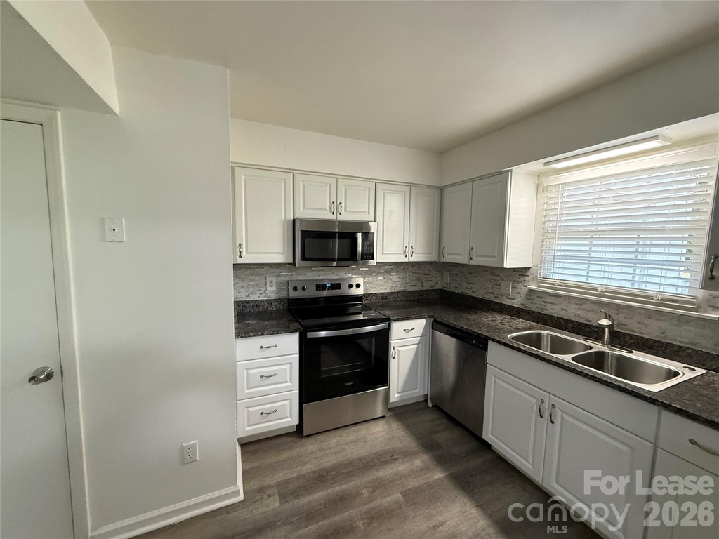 8526 Castle Pine Court - Photo 0