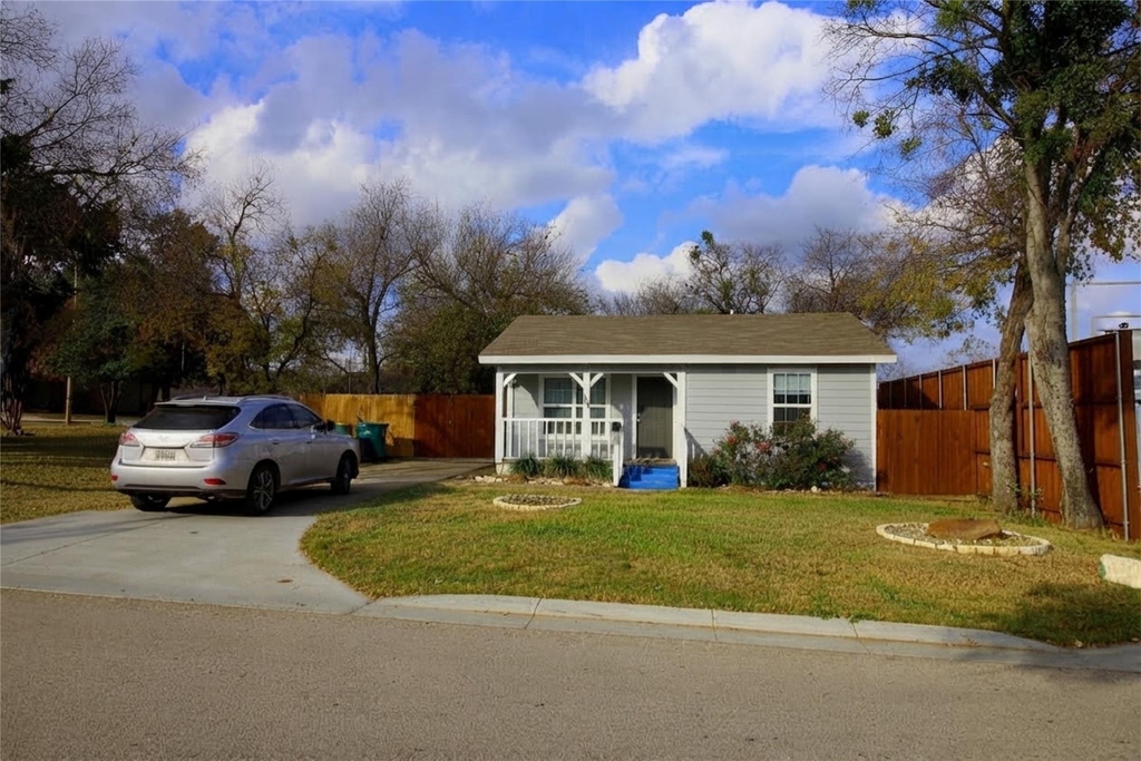 237 Samuel Street - Photo 1