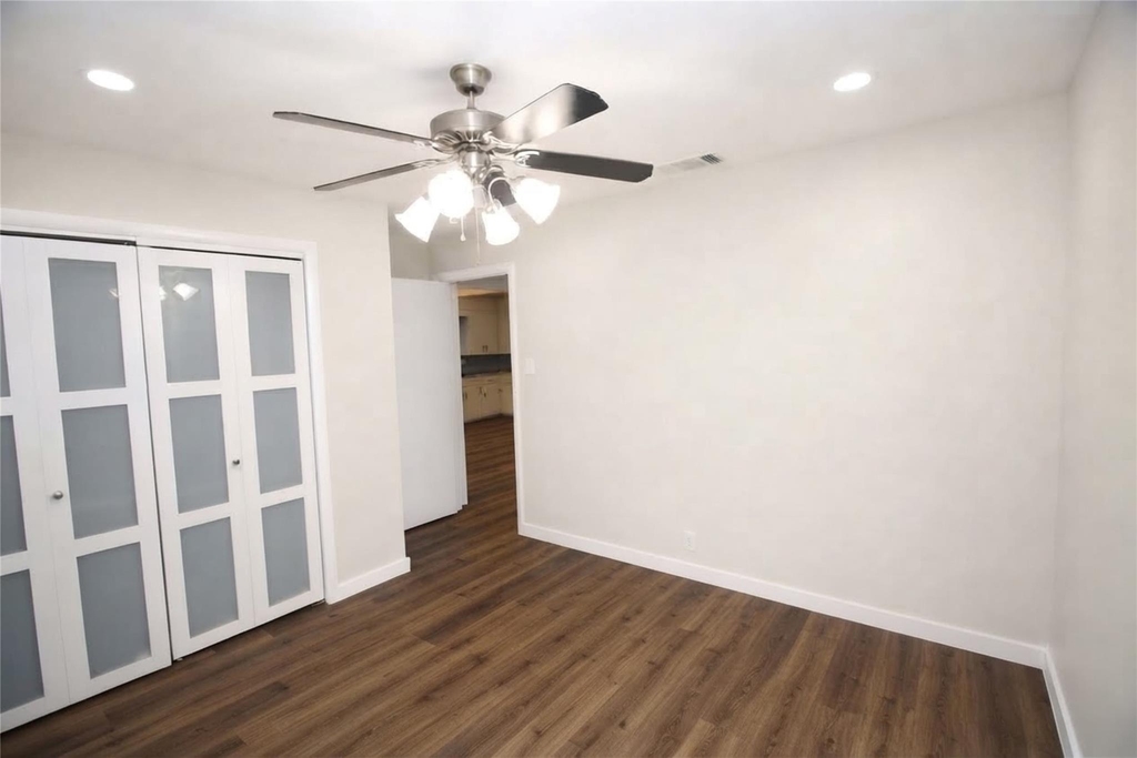237 Samuel Street - Photo 2