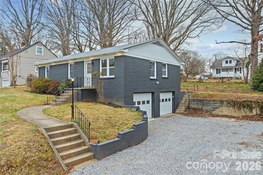 7 Browndale Road - Photo 1