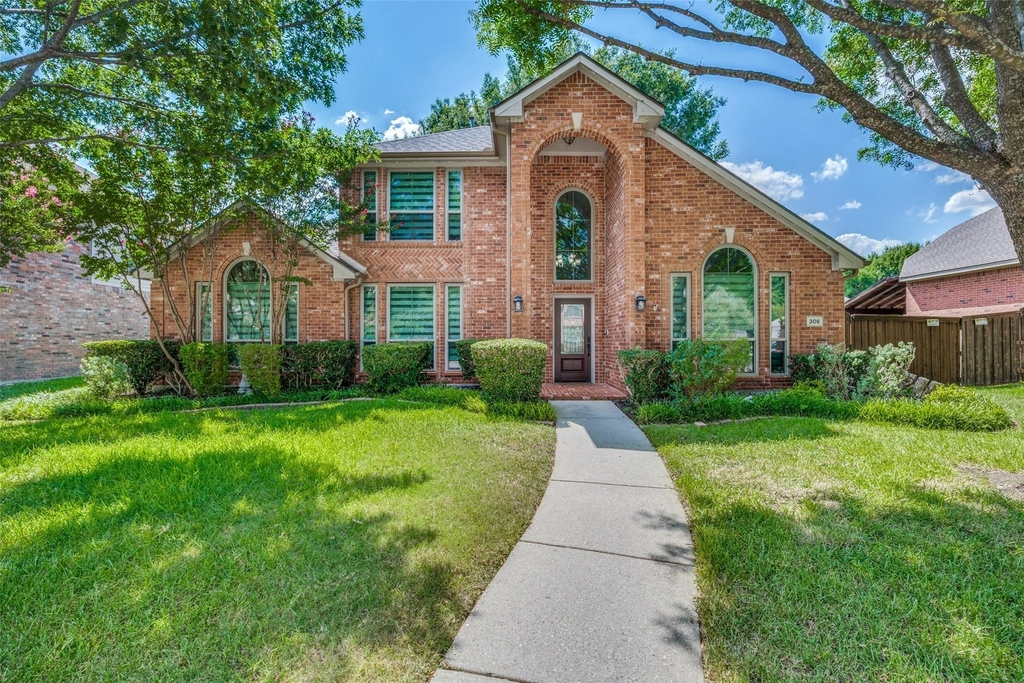 306 Tustin Court - Photo 2
