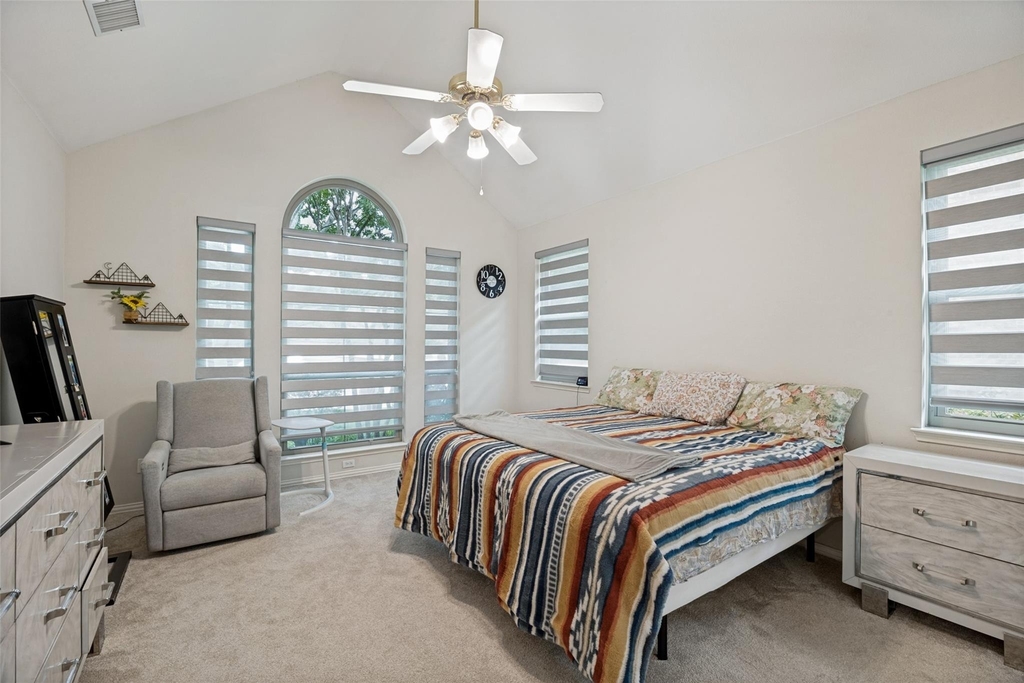 306 Tustin Court - Photo 11