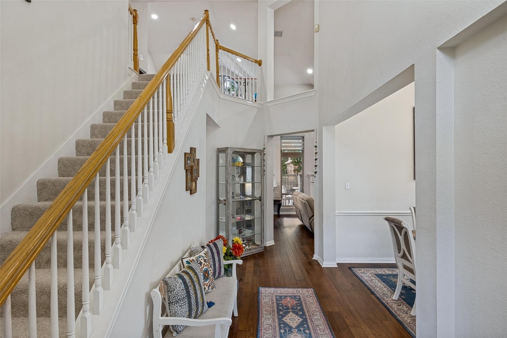 306 Tustin Court - Photo 3
