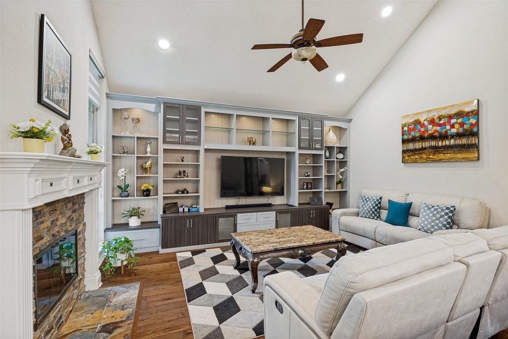 306 Tustin Court - Photo 6
