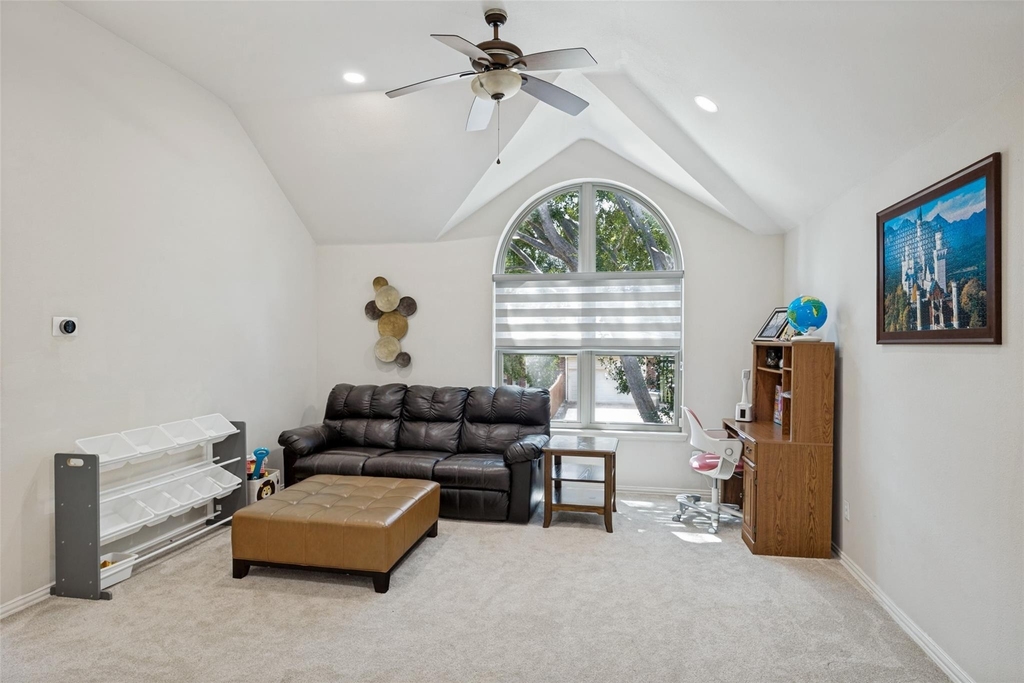 306 Tustin Court - Photo 14