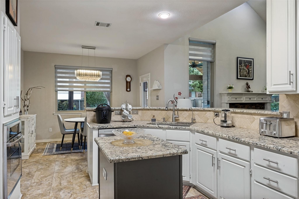 306 Tustin Court - Photo 10