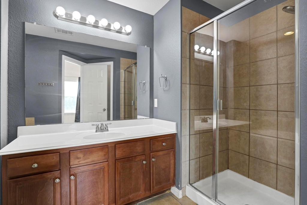 2700 Club Ridge Drive - Photo 18