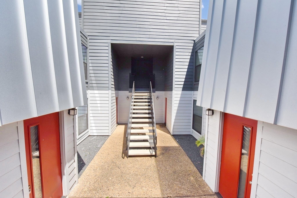 4033 Gilbert Avenue - Photo 16