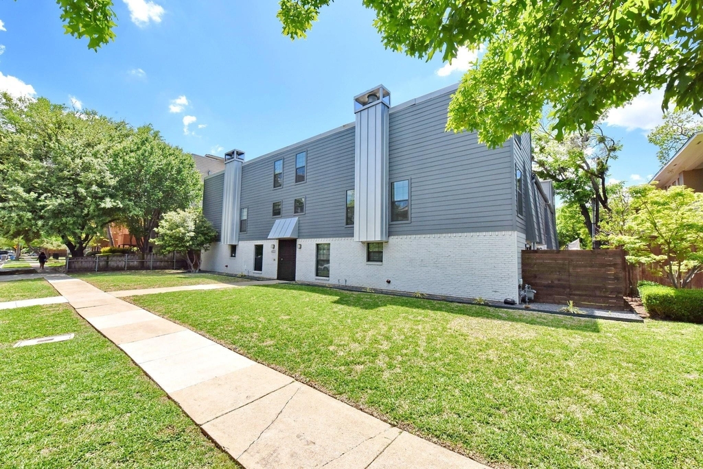 4033 Gilbert Avenue - Photo 20