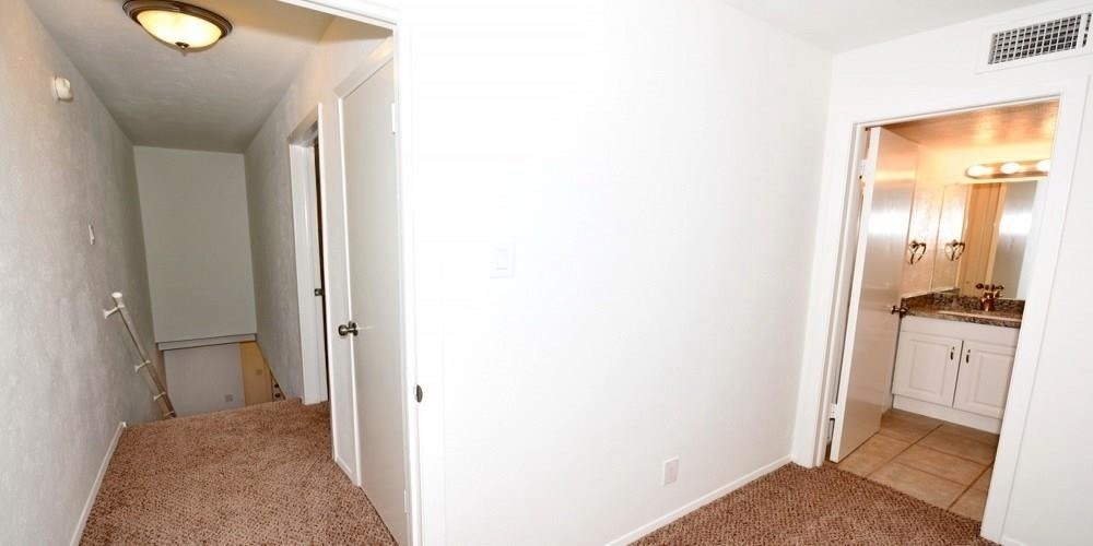 4033 Gilbert Avenue - Photo 10
