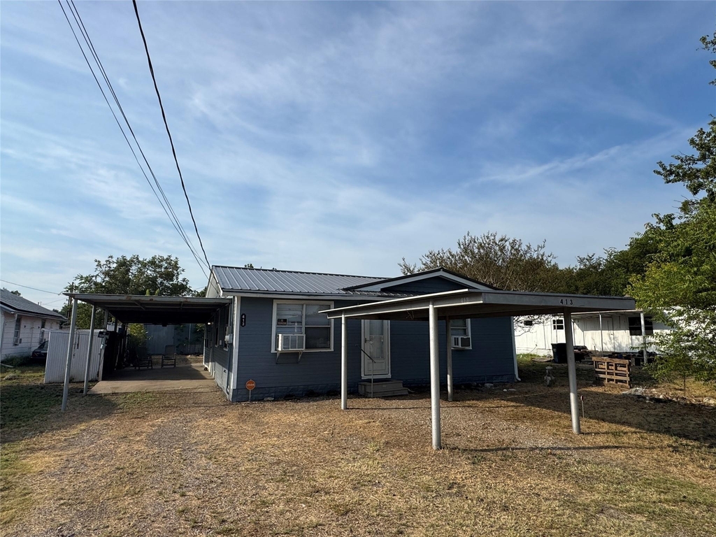 413 E Locust Street - Photo 0