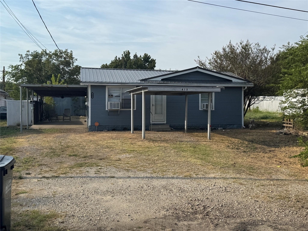 413 E Locust Street - Photo 1