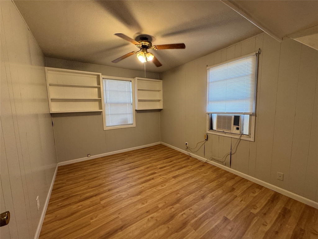 413 E Locust Street - Photo 6
